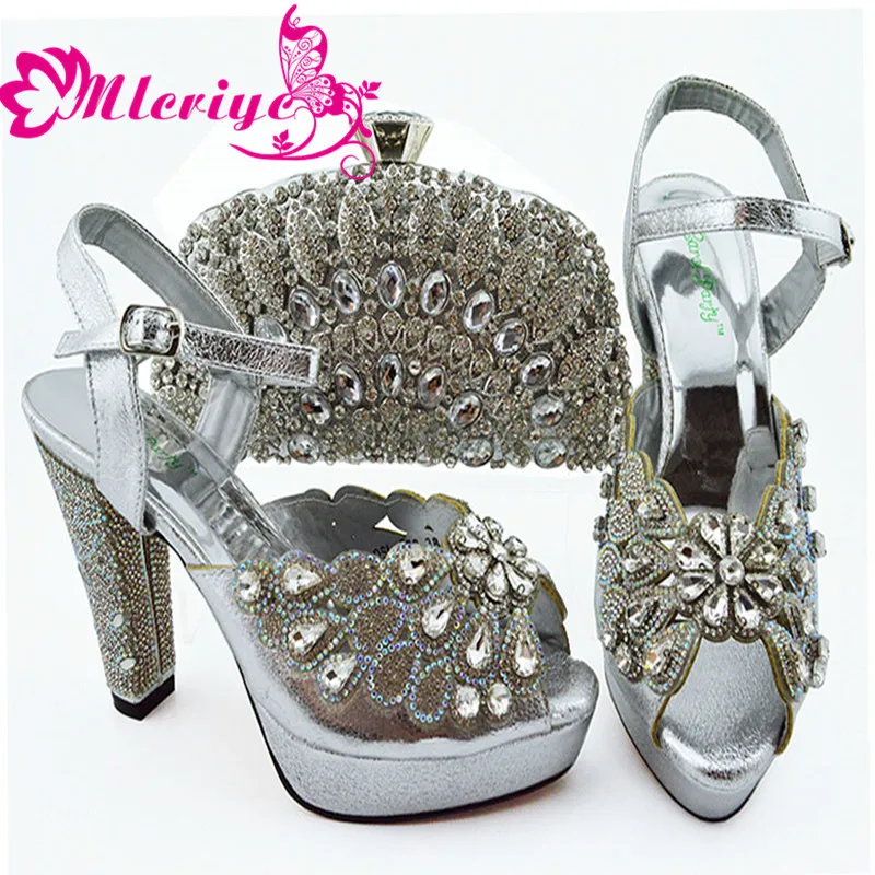 Fashionable Nigerian Shoes and Bag Set African Sets Silver Color Italian Shoes with Matching Bags for Royal Wedding Party
Fashionable Nigerian Shoes and Bag Set African Sets Silver Color Italian Shoes with Matching Bags for Royal Wedding Party