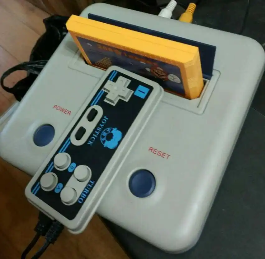 FC Game Console Red And White Machine NTSC Full Screen Full Speed Handle Feel Good
FC Game Console Red And White Machine NTSC Full Screen Full Speed Handle Feel Good