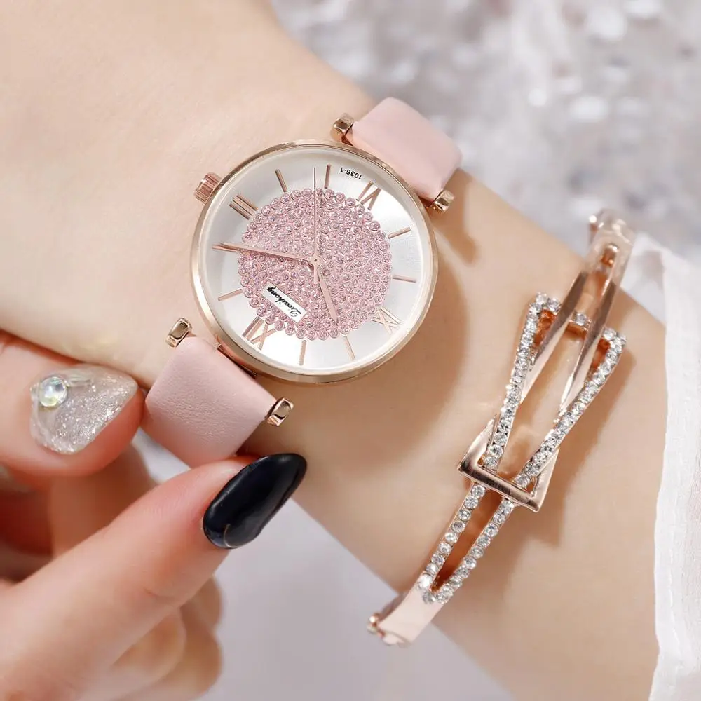 Retro fashion rose gold watch frame quartz watch set diamond mirror PU watch women's watches
Retro fashion rose gold watch frame quartz watch set diamond mirror PU watch women's watches