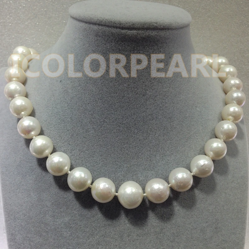 WEICOLOR The Best Jewelry For Ladies! Big 11-13.5MM Round White Cultured Natural Freshwater Pearl Necklace.
WEICOLOR The Best Jewelry For Ladies! Big 11-13.5MM Round White Cultured Natural Freshwater Pearl Necklace.