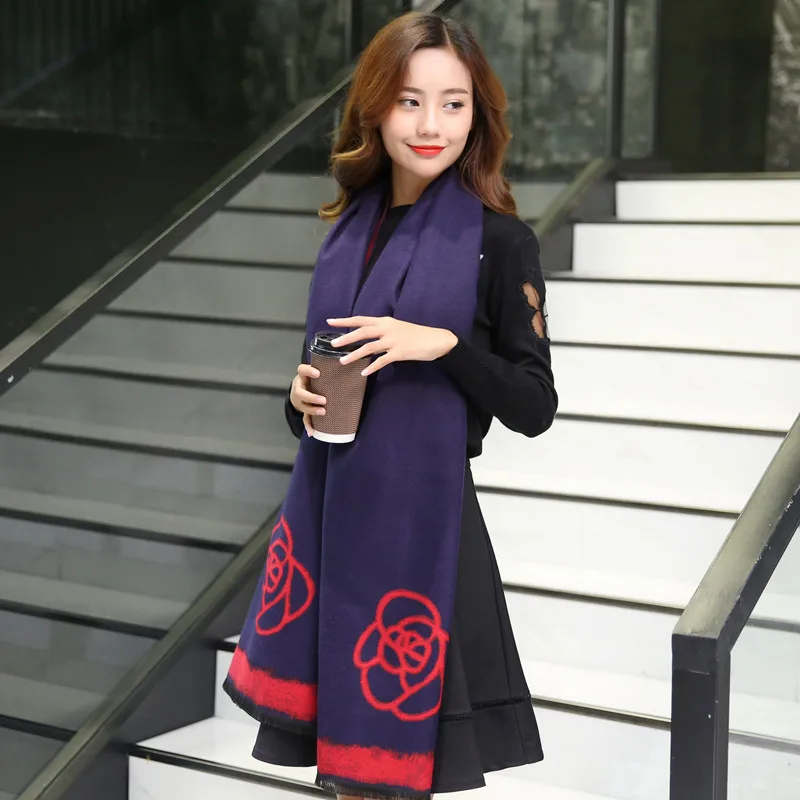 2016 Winter Warm soft silk Cashmere women Scarves Top Quality Luxury foulard pashmina Women shemagh rose Flower cashmere scarf
2016 Winter Warm soft silk Cashmere women Scarves Top Quality Luxury foulard pashmina Women shemagh rose Flower cashmere scarf