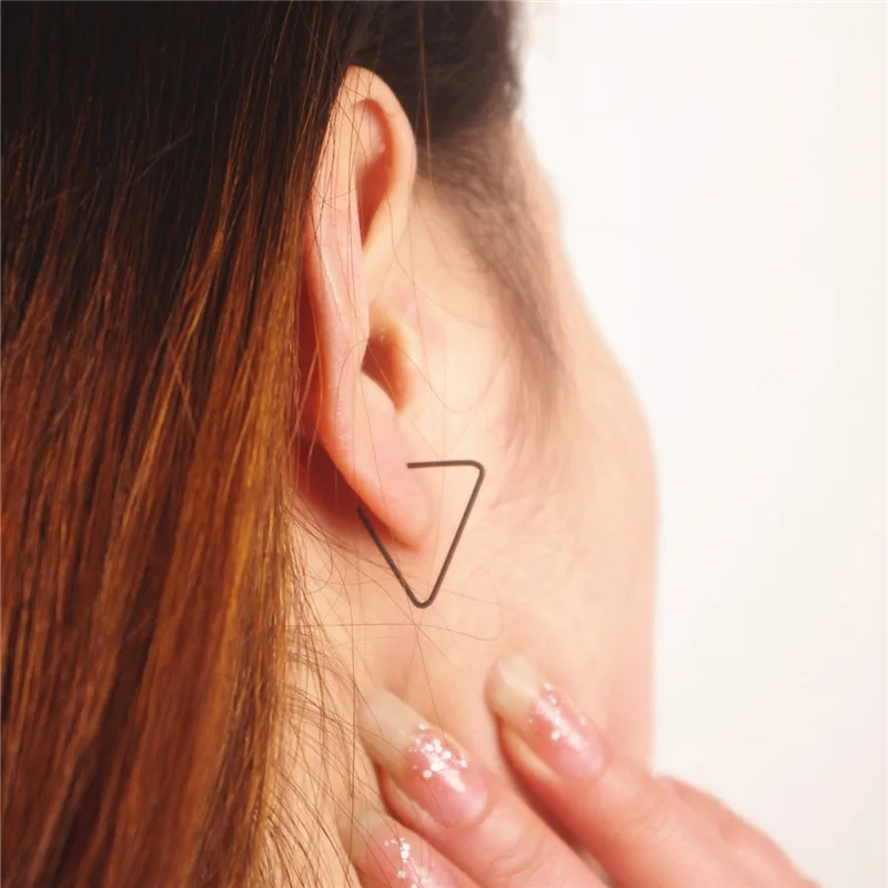 Minimalist Gold Silver Black Small Triangle Geometric Hoop Earrings for Women Ladies Earring Fashion Jewelry
Minimalist Gold Silver Black Small Triangle Geometric Hoop Earrings for Women Ladies Earring Fashion Jewelry