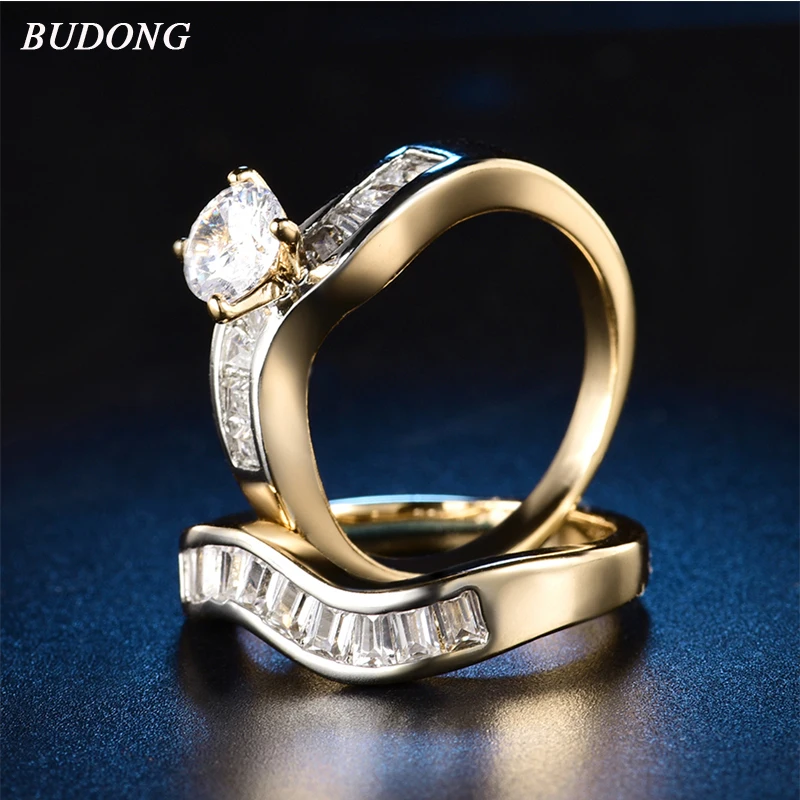BUDONG Hollow Rings 2 Rounds Cubic Zirconia Paved Engagement Ring Sets Wave Crystal Wedding Jewelry For Women Party Gift
BUDONG Hollow Rings 2 Rounds Cubic Zirconia Paved Engagement Ring Sets Wave Crystal Wedding Jewelry For Women Party Gift