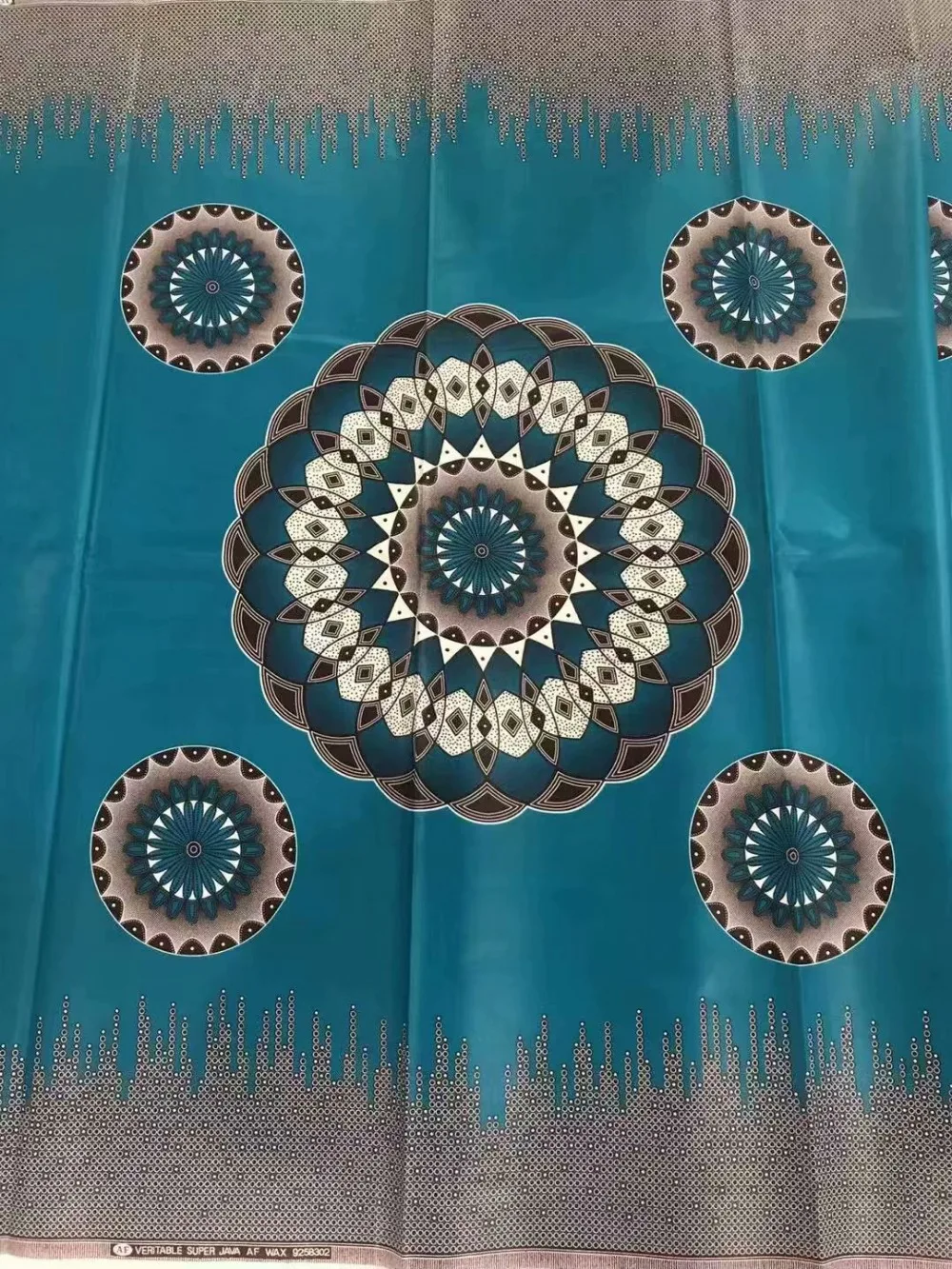 Hot sale 100% cotton African print wax fabrics 6 yards ankara Java Wax Printed fabric for west african market!OT-4084
Hot sale 100% cotton African print wax fabrics 6 yards ankara Java Wax Printed fabric for west african market!OT-4084