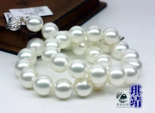 Free Shipping >>>>> 12-13mm natural south seas white pearl necklace 18inch 
Free Shipping >>>>> 12-13mm natural south seas white pearl necklace 18inch