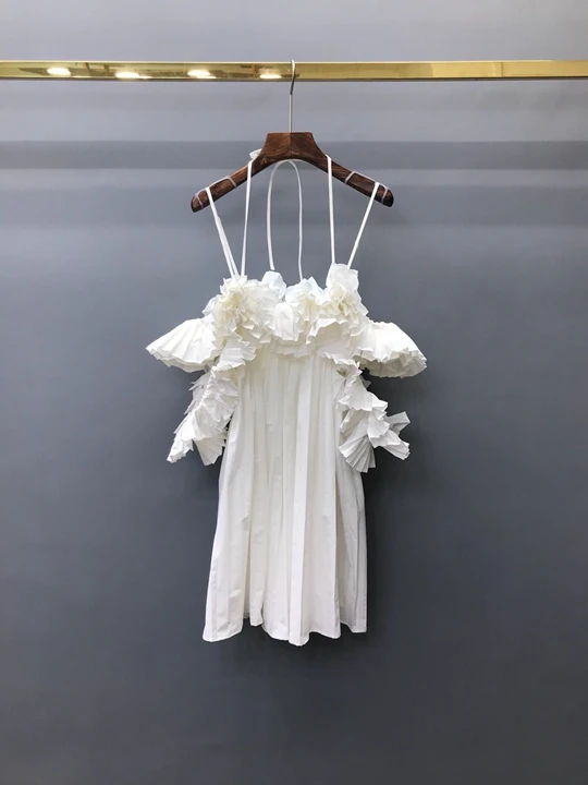 2019 Summer New Girl Press Fold Lace Stitching Shoulder Sling Pure Color Dress 710
2019 Summer New Girl Press Fold Lace Stitching Shoulder Sling Pure Color Dress 710