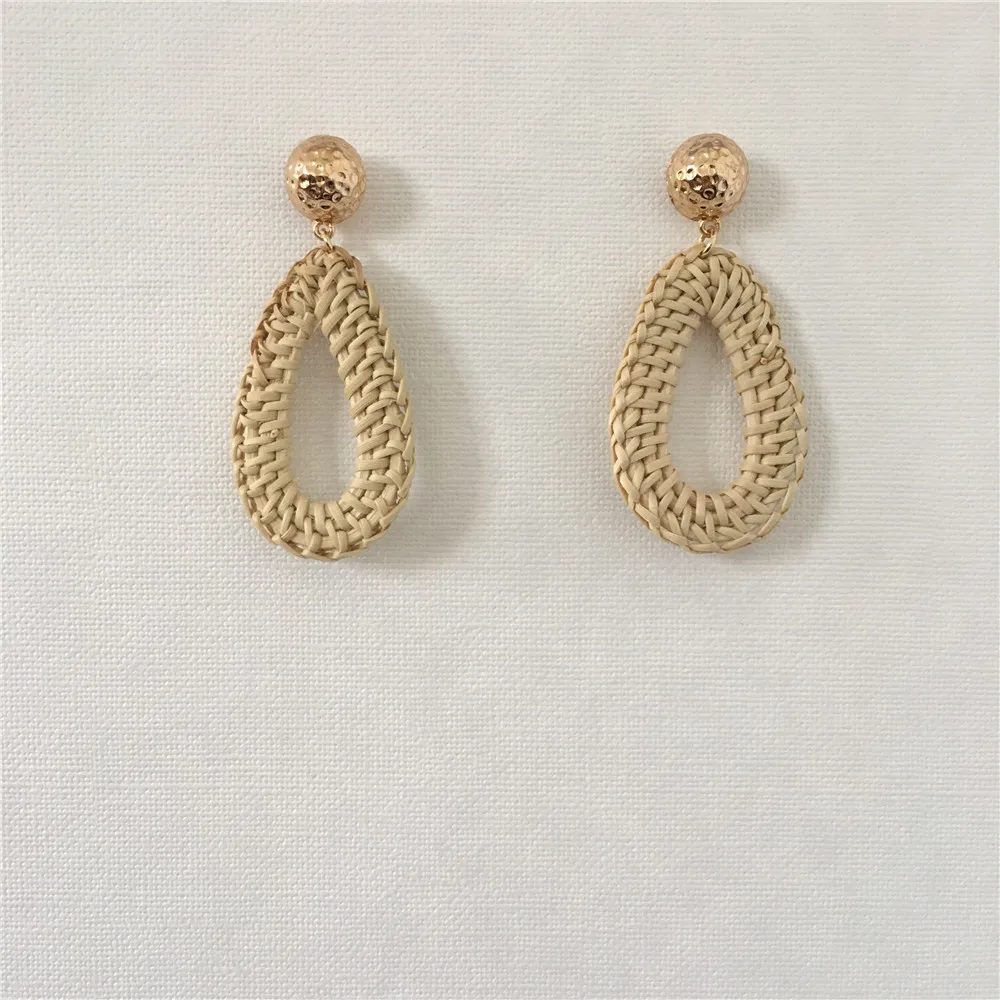 TRENDY VINTGA WOMEN EARRINGS DOLOD COLOR PLATING WITH RAFAYETTE WATER DROPLETS SHAPE EARRINGS
TRENDY VINTGA WOMEN EARRINGS DOLOD COLOR PLATING WITH RAFAYETTE WATER DROPLETS SHAPE EARRINGS
