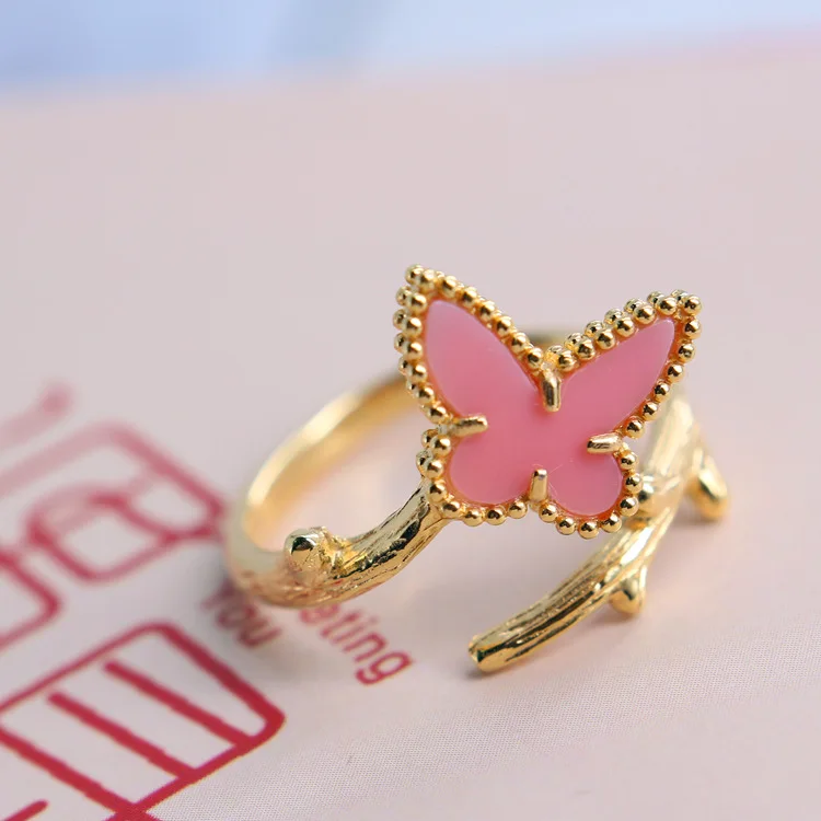 new natural Queen's shellfish branch butterfly ring S935 pure silver jewelry manufacturer direct selling
new natural Queen's shellfish branch butterfly ring S935 pure silver jewelry manufacturer direct selling