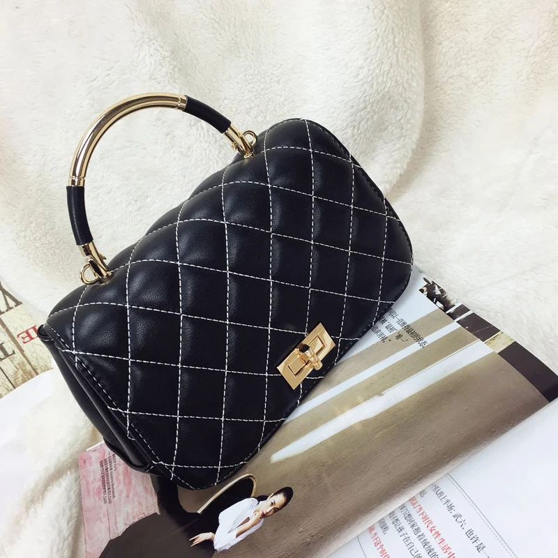 Bag female new Japanese Ling chain chain bag Metal hard lock small square package Shoulder Messenger Bag
Bag female new Japanese Ling chain chain bag Metal hard lock small square package Shoulder Messenger Bag