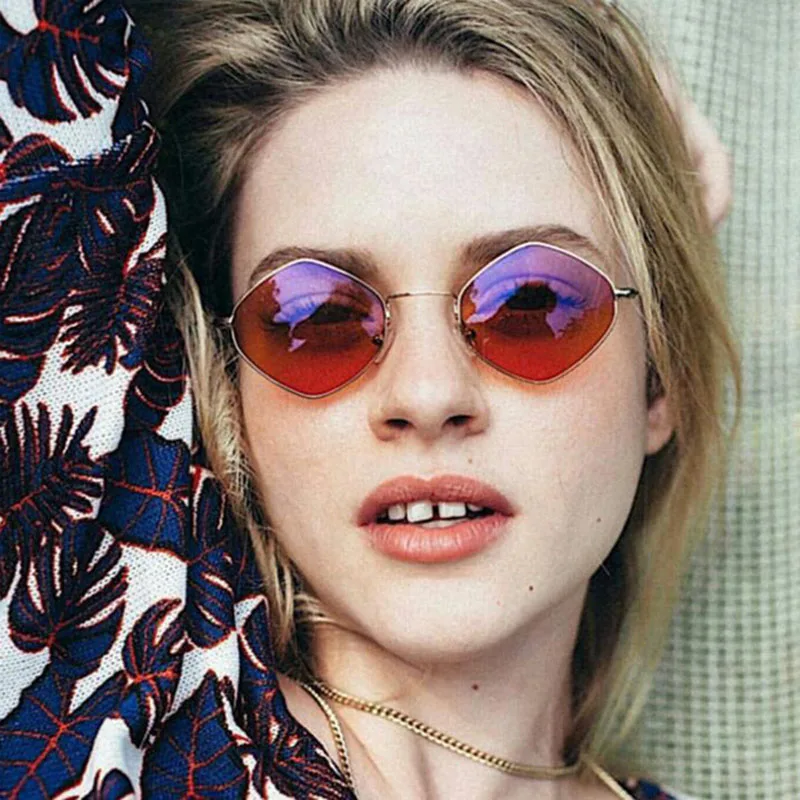 Fashion Sunglasses Women Brand Designer Retro Men Small Frame Sun glasses Square Black Red Gafas Shades Vintage Eyewear UV400
Fashion Sunglasses Women Brand Designer Retro Men Small Frame Sun glasses Square Black Red Gafas Shades Vintage Eyewear UV400