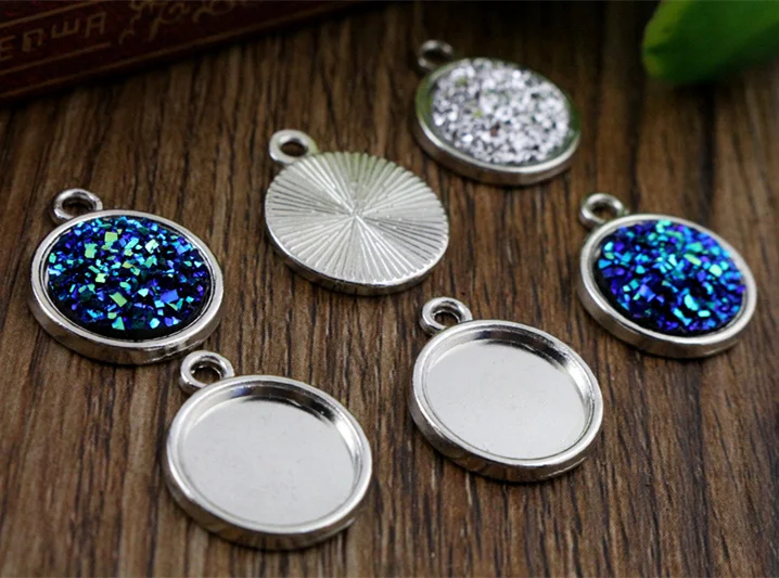 20pcs/lot 12mm Inner Size Rhodium Color Plated Simple Style Cabochon Base Cameo Setting Charms Pendant (A2-24)
20pcs/lot 12mm Inner Size Rhodium Color Plated Simple Style Cabochon Base Cameo Setting Charms Pendant (A2-24)