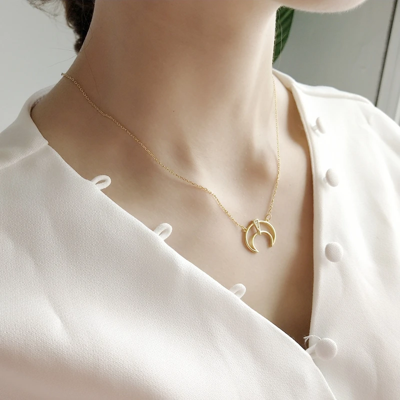 LouLeur 925 sterling silver zircon openwork moon pendant necklace gold fashion elegant design chic necklace for women jewelry
LouLeur 925 sterling silver zircon openwork moon pendant necklace gold fashion elegant design chic necklace for women jewelry