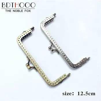 BDTHOOO 10pcs/Set 12.5cm Kiss Clasp Lock Handles Metal Wallet Purse Frame for DIY Making Arch Bronze Bags Handbag Hardware Parts
BDTHOOO 10pcs/Set 12.5cm Kiss Clasp Lock Handles Metal Wallet Purse Frame for DIY Making Arch Bronze Bags Handbag Hardware Parts
