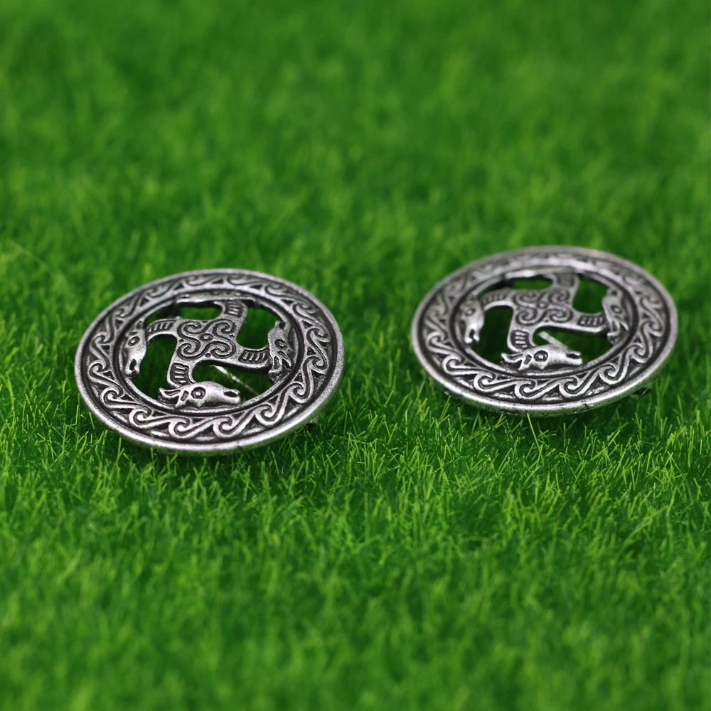 Langhong 1pcs Nordic Vikings Amulet Sweden Dragon Brooches Viking brosch jewelry Talisman
Langhong 1pcs Nordic Vikings Amulet Sweden Dragon Brooches Viking brosch jewelry Talisman