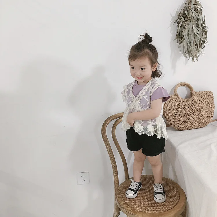 Summer baby girls embroidery sleeveless v-neck lace vests kids all-match fashion loose Tops clothes
Summer baby girls embroidery sleeveless v-neck lace vests kids all-match fashion loose Tops clothes