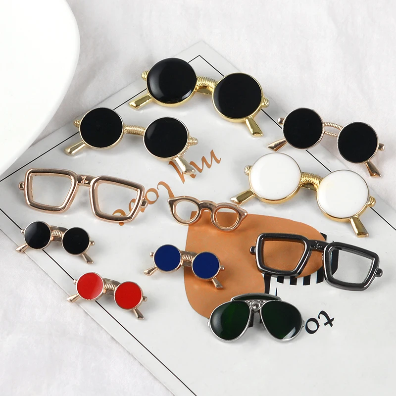Various Glasses pins Round Lens Sunglasses Brooches Badges Cartoon Enamel Backpack pins For Glasses fan Gifts Jewelry wholesale
Various Glasses pins Round Lens Sunglasses Brooches Badges Cartoon Enamel Backpack pins For Glasses fan Gifts Jewelry wholesale