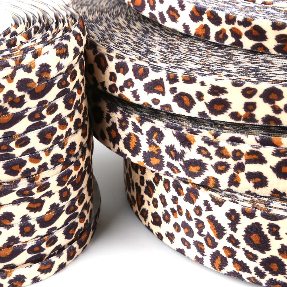2 yards/lot Cotton Fabric Cloth Leopard Ribbon Wedding Party Decoration Gift Wrap Headwear Hair Bows Garment Accessories
2 yards/lot Cotton Fabric Cloth Leopard Ribbon Wedding Party Decoration Gift Wrap Headwear Hair Bows Garment Accessories
