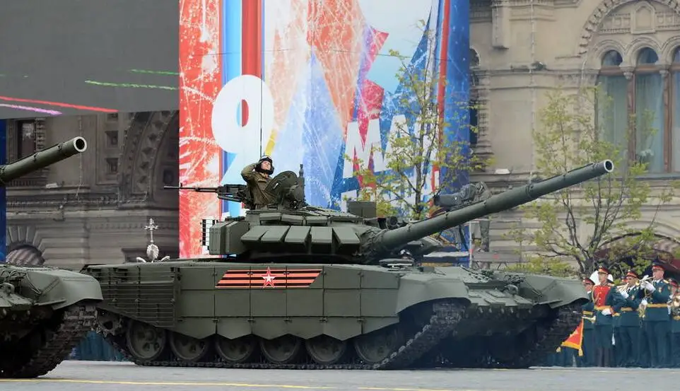 Free Shipping 1:35 Scale Russian T-72B Armored Main Battle Tank With Motor DIY Plastic Assembling Model Toy
Free Shipping 1:35 Scale Russian T-72B Armored Main Battle Tank With Motor DIY Plastic Assembling Model Toy