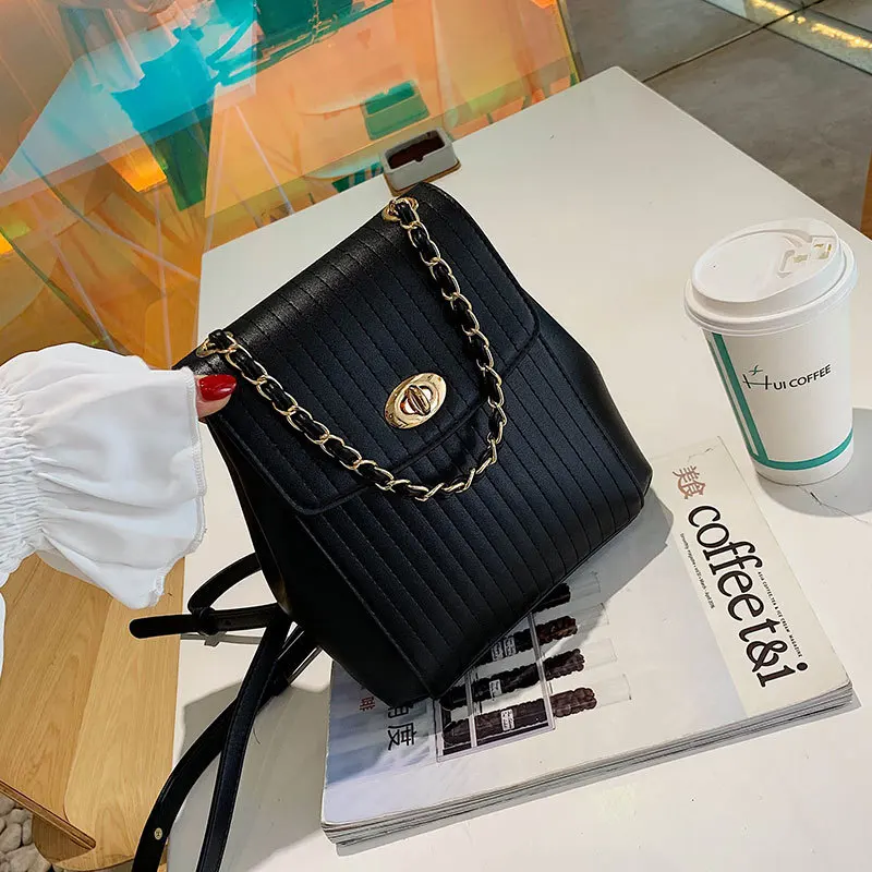 Korean Fashion Leisure Embroidery Crossbody Small Square Bag Women Portable Chain Lock Mobile Phone Shoulder Bags Ladies Bag
Korean Fashion Leisure Embroidery Crossbody Small Square Bag Women Portable Chain Lock Mobile Phone Shoulder Bags Ladies Bag