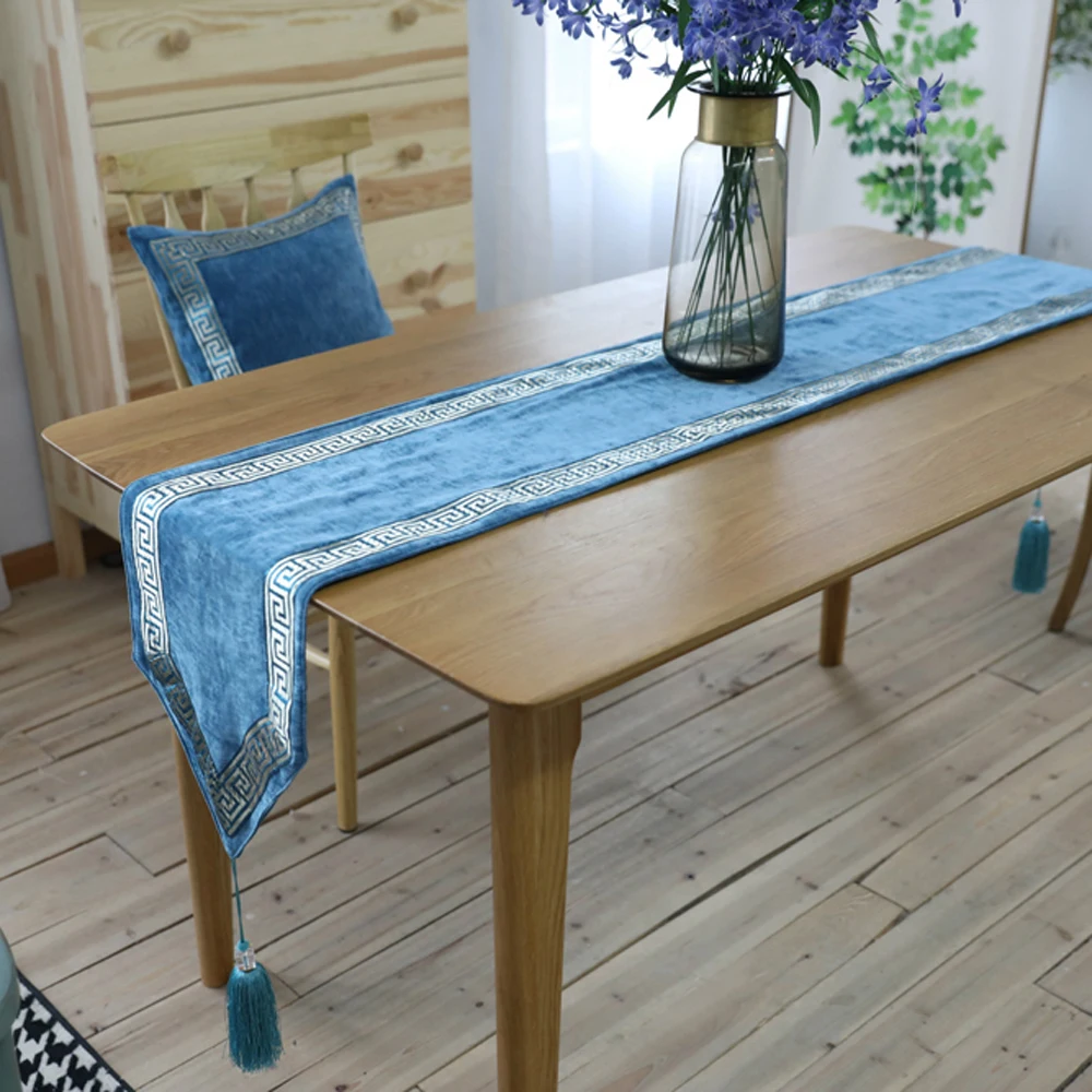 ESSIE HOME Luxury Classic Blue Teal Blue Peacock Blue Soft Chenille Velvet Table Runner Table Cloth Embroidery Placenmat
ESSIE HOME Luxury Classic Blue Teal Blue Peacock Blue Soft Chenille Velvet Table Runner Table Cloth Embroidery Placenmat