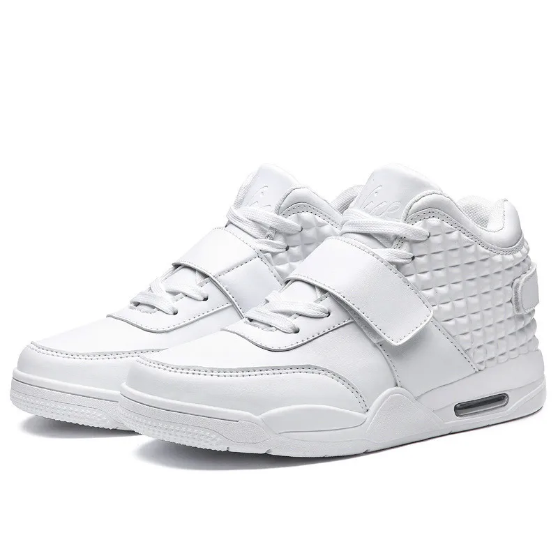 Sports shoes 2018 summer new leather soft bottom running shoes outdoor large code antiskid fitness training men's shoes
Sports shoes 2018 summer new leather soft bottom running shoes outdoor large code antiskid fitness training men's shoes