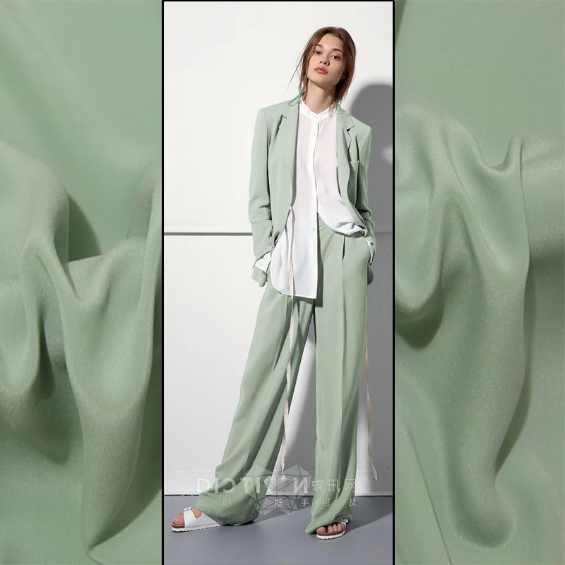 High-grade solid color heavy silk crepe de chine fabric 31mm clothing skirt windbreaker silk fabric wholesale silk fabric 113cm
High-grade solid color heavy silk crepe de chine fabric 31mm clothing skirt windbreaker silk fabric wholesale silk fabric 113cm