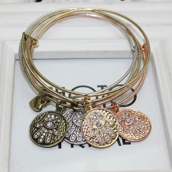 Accessories wholesale geometric palm love pendant bracelet fashion bracelet sent free of charge 2018
Accessories wholesale geometric palm love pendant bracelet fashion bracelet sent free of charge 2018