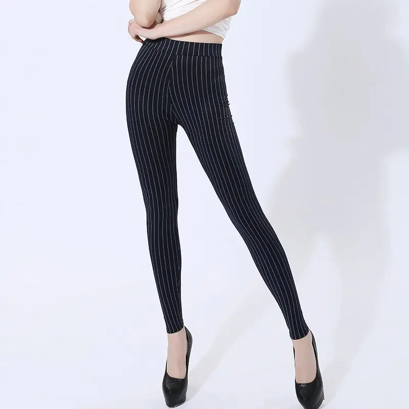 Plus size 3XL 4XL 5XL Vertical Stripe Stretchy Pants for 100KG women middle waist pencil pant knee ankle leggings summer capris
Plus size 3XL 4XL 5XL Vertical Stripe Stretchy Pants for 100KG women middle waist pencil pant knee ankle leggings summer capris