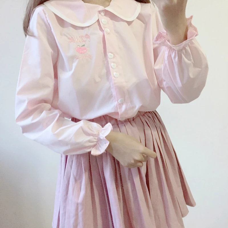 Japanese Vintage Girls Childlike Peach Embroidery Shirts Kawaii Peter Pan Collar Women Shirts Cute Peta Sleeve Shirts
Japanese Vintage Girls Childlike Peach Embroidery Shirts Kawaii Peter Pan Collar Women Shirts Cute Peta Sleeve Shirts