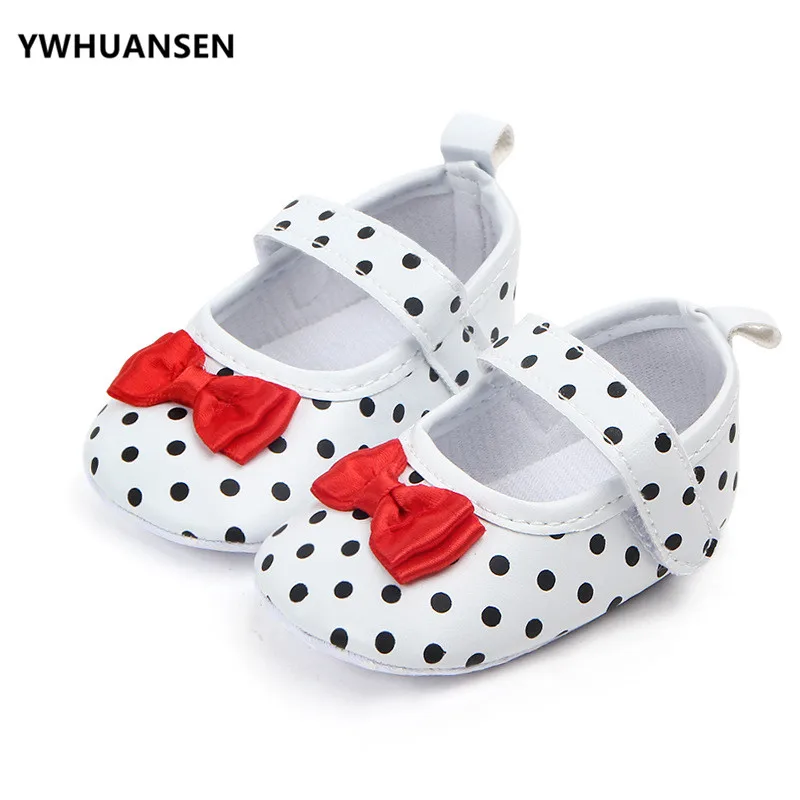 Lovely Princess Baby Girls First Walker Shoes Soft PU Leather Polka Dot Children's Footwear Bowknot Crib Prewalker
Lovely Princess Baby Girls First Walker Shoes Soft PU Leather Polka Dot Children's Footwear Bowknot Crib Prewalker