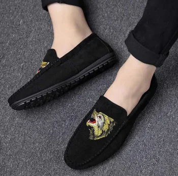 Spring New Korean Version Vogue Men's Shoes Convenient Slip-ons Lazy Shoes Red and Black Peas Shoes Fashion Casual Men's Shoes
Spring New Korean Version Vogue Men's Shoes Convenient Slip-ons Lazy Shoes Red and Black Peas Shoes Fashion Casual Men's Shoes