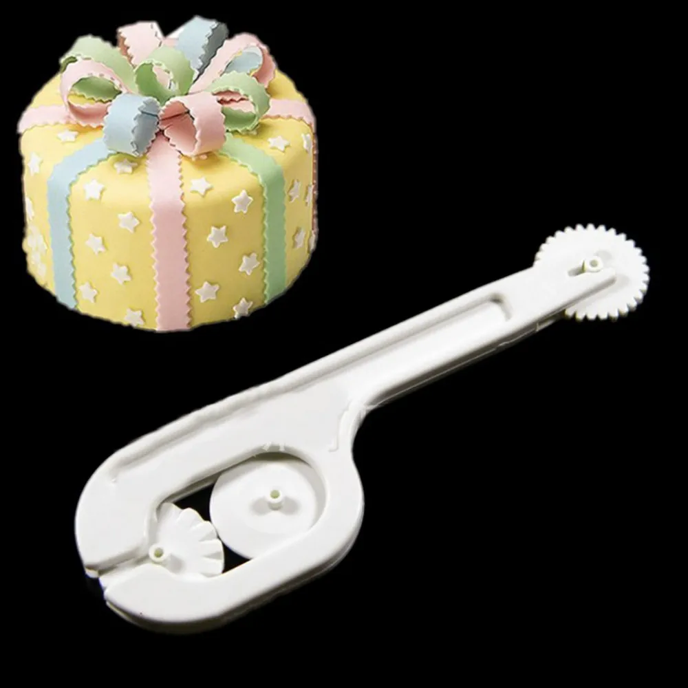 Cake Decorating Tools Plastic Embossing Mould Fondant Icing Cutter 3 Wheels Sugarcraft Kitchen Goods Plastic Stencil F322
Cake Decorating Tools Plastic Embossing Mould Fondant Icing Cutter 3 Wheels Sugarcraft Kitchen Goods Plastic Stencil F322