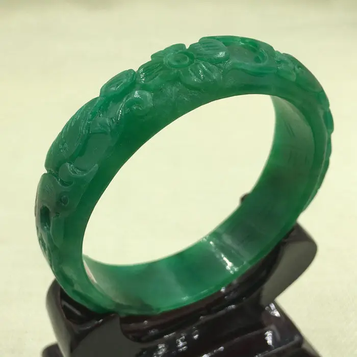 A-2059 Chinese Hand-carved Emerald Green Jadeite Jade Gems Bangle Bracelet 61mm 28% 10.13
A-2059 Chinese Hand-carved Emerald Green Jadeite Jade Gems Bangle Bracelet 61mm 28% 10.13