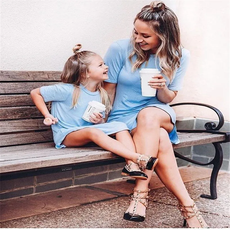 Mother daughter dresses Fashion Solid Short sleeve mommy and me clothes Family matching outfits Mini dress Casual Active Clothes
Mother daughter dresses Fashion Solid Short sleeve mommy and me clothes Family matching outfits Mini dress Casual Active Clothes