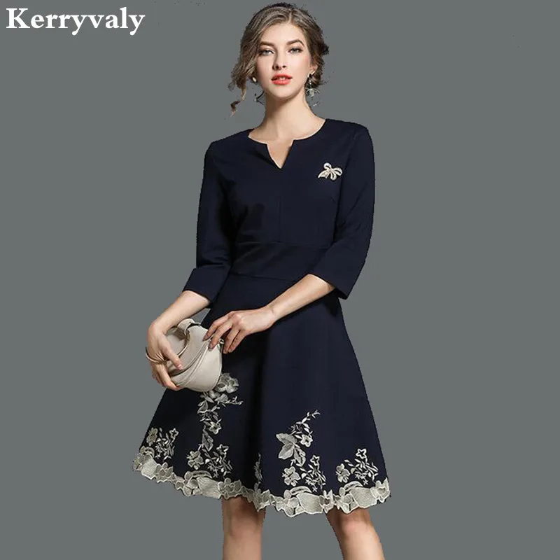 Spring Navy Blue Embroidery Dress Vetement Femme 2019 Vestido Casual Office Woman Dress Dames Jurken Tunique Femme K5256
Spring Navy Blue Embroidery Dress Vetement Femme 2019 Vestido Casual Office Woman Dress Dames Jurken Tunique Femme K5256