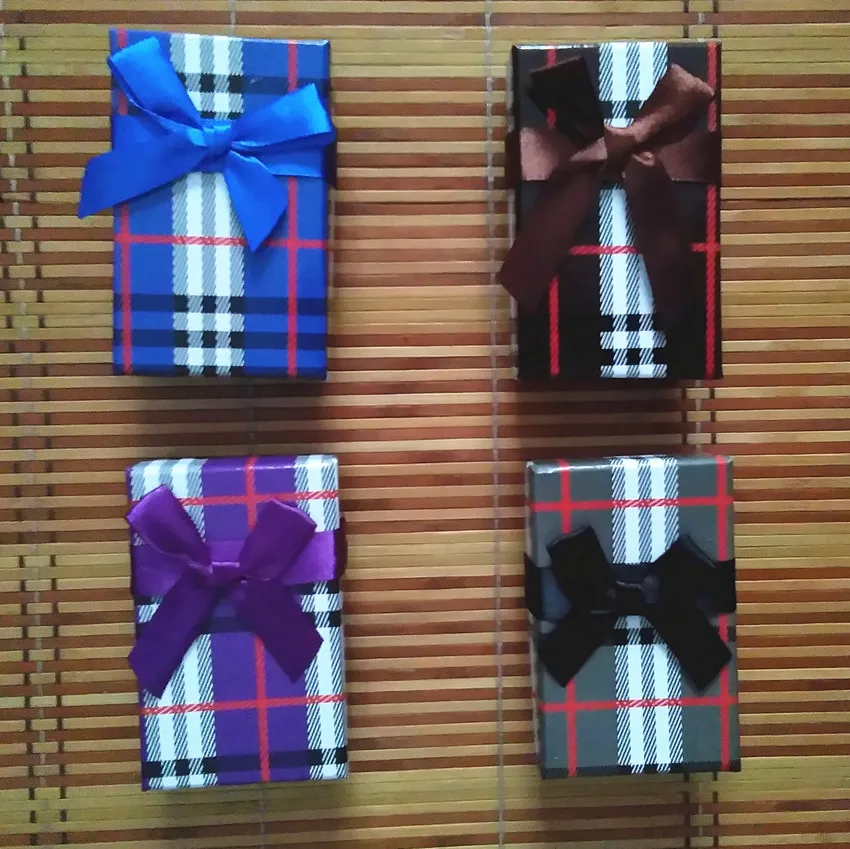 4 Colors Grid Jewelry packaging Box Purple Red Yellow Green Package Box For Keychains Bracelet Necklace
4 Colors Grid Jewelry packaging Box Purple Red Yellow Green Package Box For Keychains Bracelet Necklace