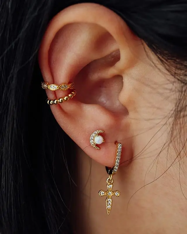 2019 New Fashion 925 sterling silver Gold color lovely girls women jewelry Moon star design Opal cz elegance cute stud earrings
2019 New Fashion 925 sterling silver Gold color lovely girls women jewelry Moon star design Opal cz elegance cute stud earrings