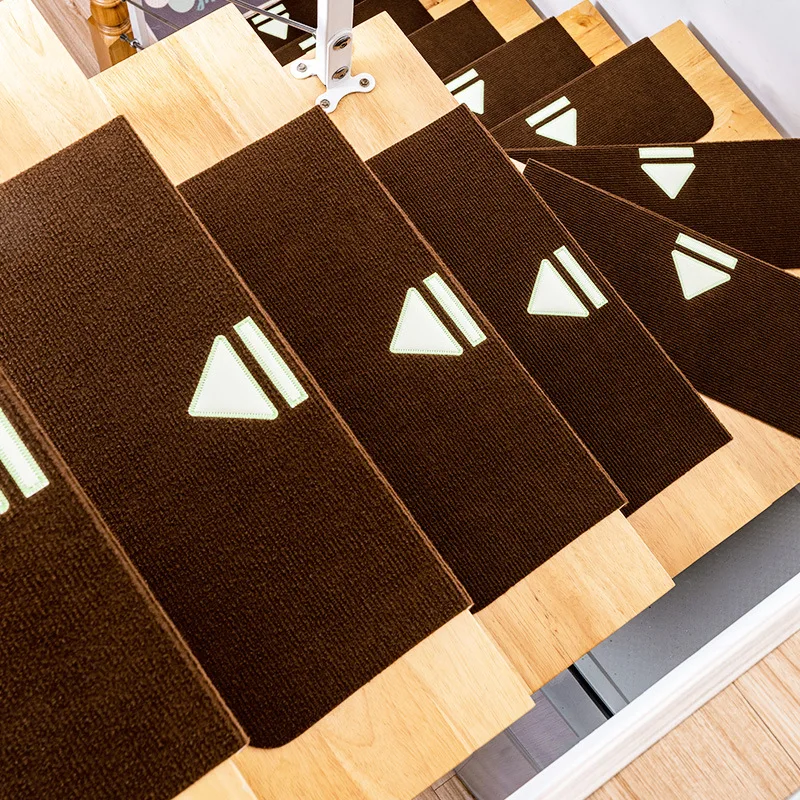 Triangle arrow embroidery luminous pattern stair mat practical multiple available stair mat
Triangle arrow embroidery luminous pattern stair mat practical multiple available stair mat