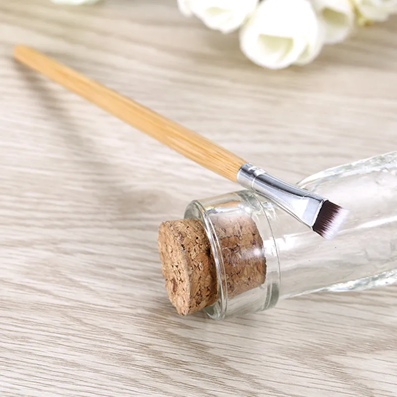 1Pcs Professional Elite Angled Eyebrow Brush Nice New Brown Handle Eye Liner Brow Tool Foundation Brush Makeup Gift for Women
1Pcs Professional Elite Angled Eyebrow Brush Nice New Brown Handle Eye Liner Brow Tool Foundation Brush Makeup Gift for Women