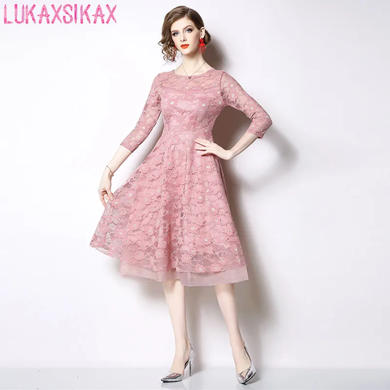 LUKAXSIKAX 2019 Spring Autumn Women Three Quarter Sleeve Dress High Quality Floral Lace Dress Elegant Evening Party Dresses
LUKAXSIKAX 2019 Spring Autumn Women Three Quarter Sleeve Dress High Quality Floral Lace Dress Elegant Evening Party Dresses