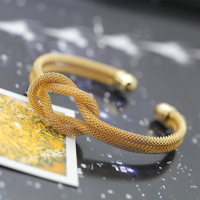 2016 fashion ladies bracelet bracelet double copper bracelets AAS8800 knot twisted openings
2016 fashion ladies bracelet bracelet double copper bracelets AAS8800 knot twisted openings