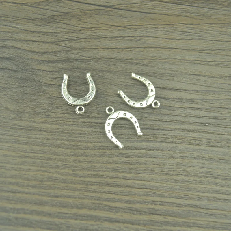 42 pcs vintage Tibetan Silver Plated Horseshoe Charms metal Pendants for Jewelry Making DIY Handmade Craft 16*13 mm 4103C
42 pcs vintage Tibetan Silver Plated Horseshoe Charms metal Pendants for Jewelry Making DIY Handmade Craft 16*13 mm 4103C