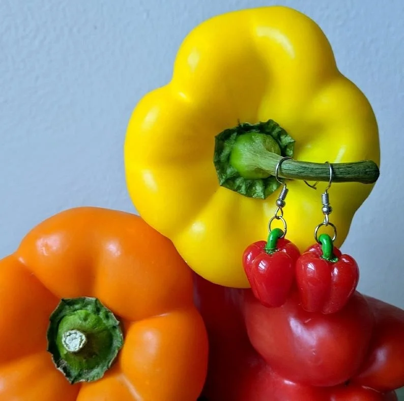 Capsicum Earrings Pepper Charm, Food Jewelry Bell Pepper Earrings, Pepper Jewelry Miniature Food Earrings Mini Food Jewellery
Capsicum Earrings Pepper Charm, Food Jewelry Bell Pepper Earrings, Pepper Jewelry Miniature Food Earrings Mini Food Jewellery