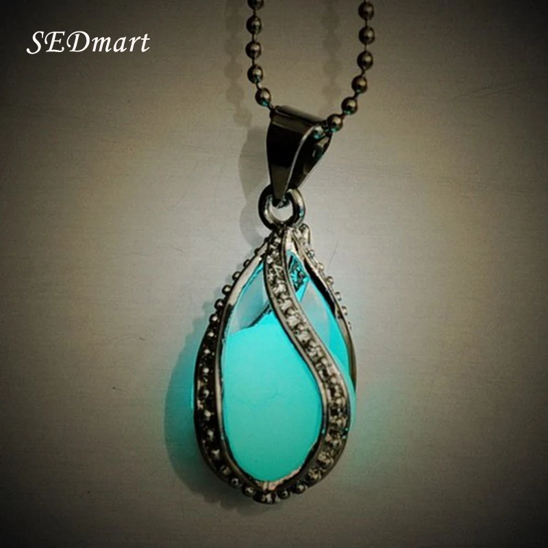 Women's Fluorite Rhinsetone Glow In The Dark Mermaid's Teardrop Hollow Charm Luminous Stone Pendant Statement Chocker Necklace
Women's Fluorite Rhinsetone Glow In The Dark Mermaid's Teardrop Hollow Charm Luminous Stone Pendant Statement Chocker Necklace