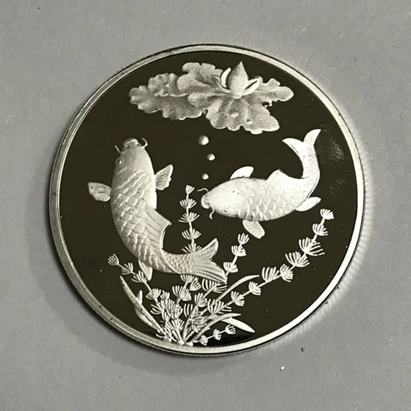 5 Pc Non magnetic The Koi Fancy Carp coin Chinese lucky furtune animal Lotus silver plated 40 mm badge souvenir decoration coin
5 Pc Non magnetic The Koi Fancy Carp coin Chinese lucky furtune animal Lotus silver plated 40 mm badge souvenir decoration coin