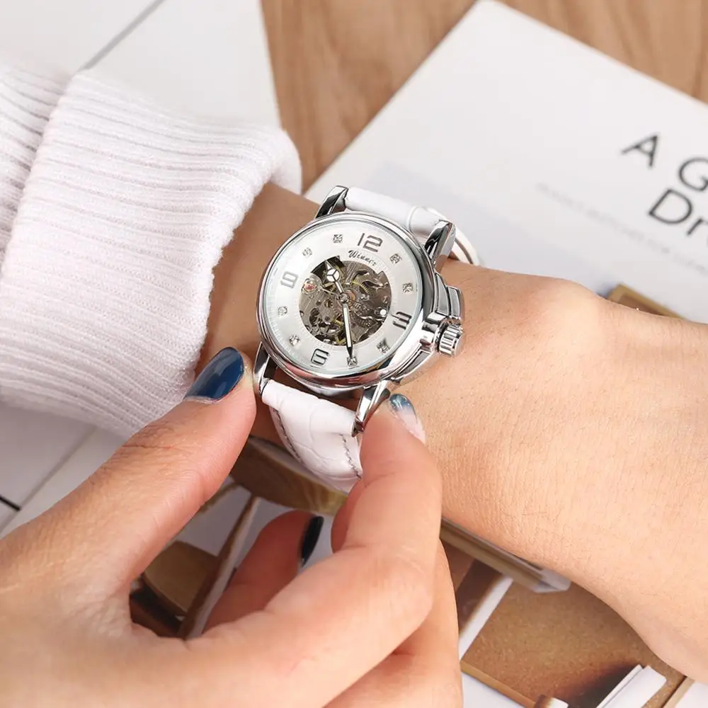 Women's Skeletons Wristwatch Automatic Self-winding Luxury Style Leather Strap Watch
Women's Skeletons Wristwatch Automatic Self-winding Luxury Style Leather Strap Watch