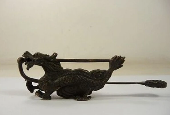 B0601 524china old handwork usable copper vivid dragon shape lock and key statue
B0601 524china old handwork usable copper vivid dragon shape lock and key statue