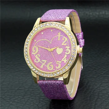 2018 new love pattern digital dial leather strap casual fashion exquisite precision high-end men's quartz watch
2018 new love pattern digital dial leather strap casual fashion exquisite precision high-end men's quartz watch