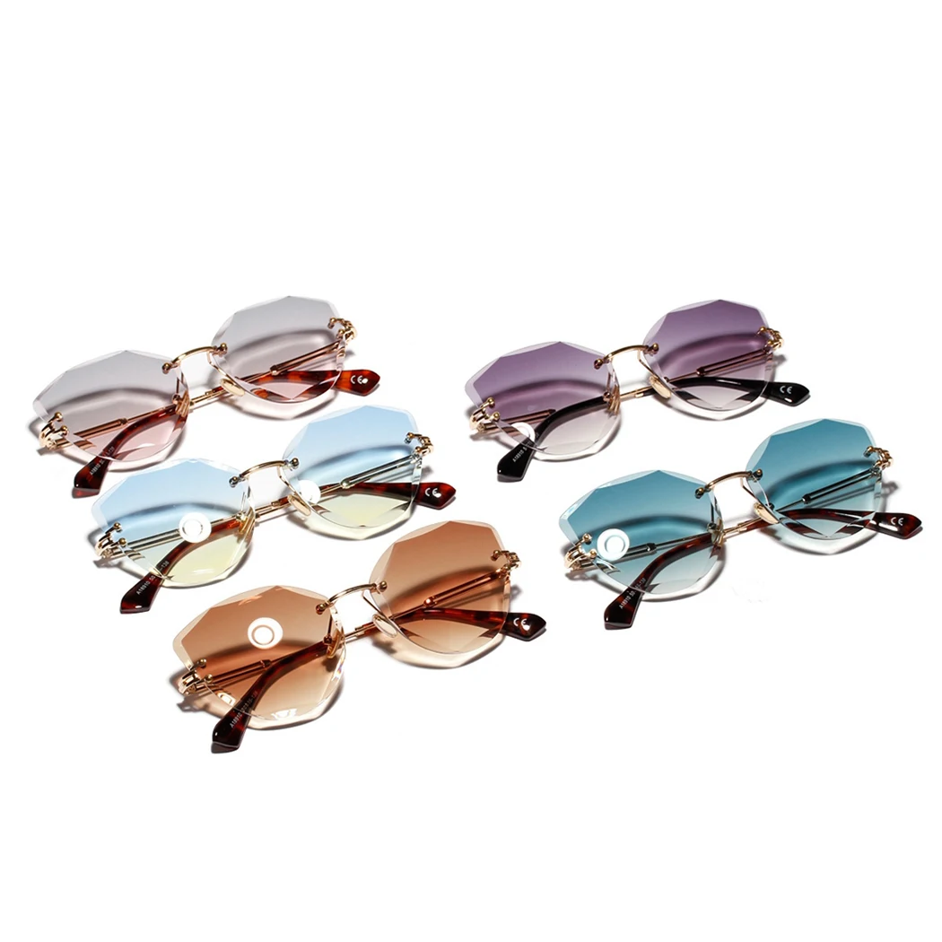New Gradient Clear Lens Metal Sunglasses Summer Cateye Rimless Sunglasses Women Diamond Trimming Sun Glasses Spectacles Eyewear
New Gradient Clear Lens Metal Sunglasses Summer Cateye Rimless Sunglasses Women Diamond Trimming Sun Glasses Spectacles Eyewear