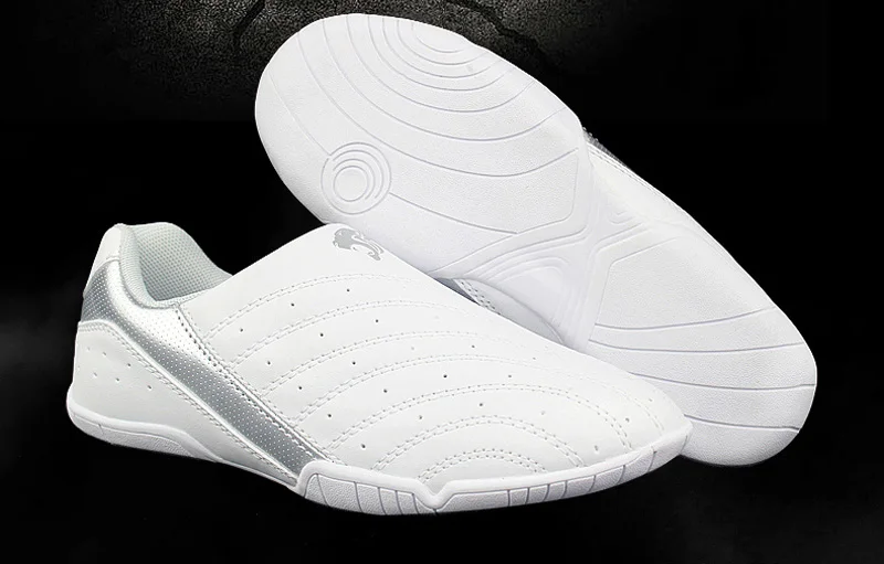 Genuine leather Taekwondo Shoes Breathable Wear-resistant Train kickboxing Tae kwon do Martial Arts Sneaker Shoes
Genuine leather Taekwondo Shoes Breathable Wear-resistant Train kickboxing Tae kwon do Martial Arts Sneaker Shoes